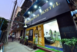 Backpacker Hostel (Room For Rent) Female Room , Male Room , Family Room, Double Room,One Bed Room .