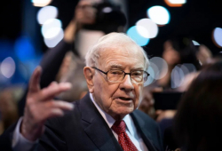 ဝန်ထမ်းပေါင်း ၃၈၃၀၀၀ ရှိသော Berkshire Hathaway ၏ ပိုင်ရှင် ၊ ကန်ဒေါ်လာ ၁၂၀ ဘီလီယံ ချမ်းသာကြွယ်ဝသူ Warren Buffett က သူ၏ ပ