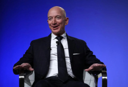 Amazon တည်ထောင်သူ Jeff Bezos က အိမ်ရာမဲ့များအတွက် ကန်ဒေါ်လာ ၁၁၈ သ