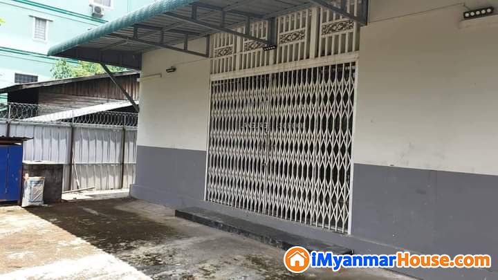 ​မြောက်ဒဂုံဆရာစံလမ်းပေါ်ရှိ ဆိုင်ခန်းရှုံးခန်းဖွင့်ရန်သင့်တော်သောအရောင်း - ငှါးရန် - ဒဂုံမြို့သစ် မြောက်ပိုင်း (Dagon Myothit (North)) - ရန်ကုန်တိုင်းဒေသကြီး (Yangon Region) - 10 သိန်း (ကျပ်) - R-19838287 | iMyanmarHouse.com
