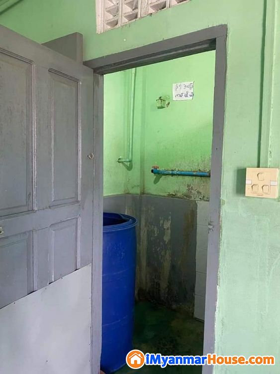 စမ်းချောင်းမြို့နယ် ဗဟိုလမ်းမပေါ်ရှိ ၈လွှာ ထပ်ခိုးပါအခန်းသန့် ငှားမည်။ - ငှါးရန် - စမ်းချောင်း (Sanchaung) - ရန်ကုန်တိုင်းဒေသကြီး (Yangon Region) - 2 သိန်း (ကျပ်) - R-19852470 | iMyanmarHouse.com