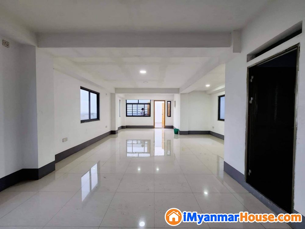 လမ်းမတန်း Office Building ငှားမည် - ငှါးရန် - မရမ်းကုန်း (Mayangone) - ရန်ကုန်တိုင်းဒေသကြီး (Yangon Region) - 65 သိန်း (ကျပ်) - R-19903704 | iMyanmarHouse.com