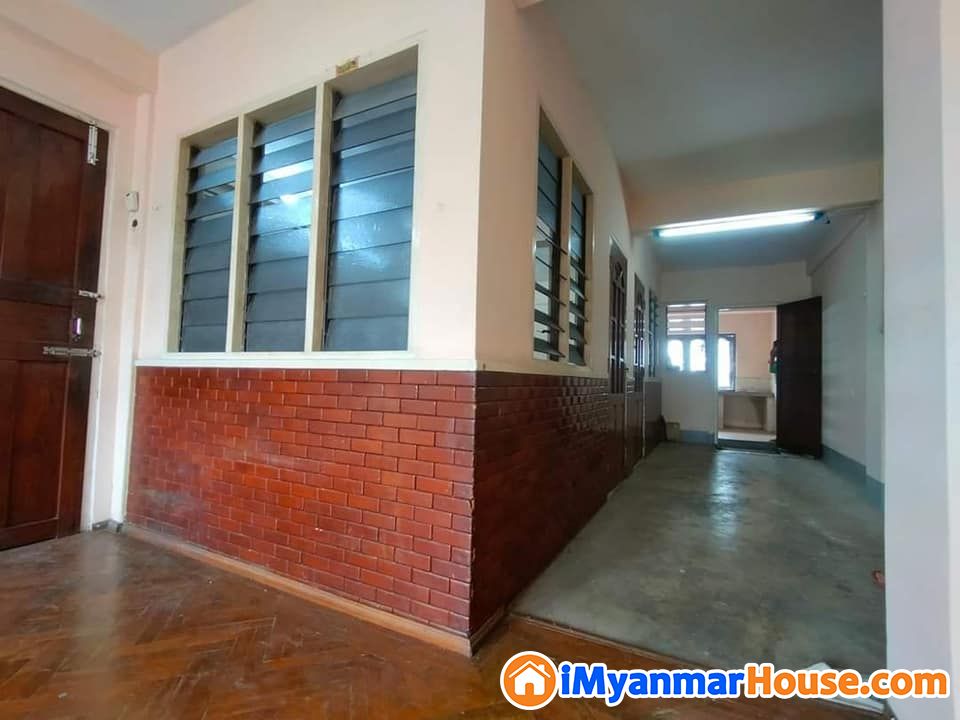ဗိုလ်တထောင်ဘုရားလမ်းသွယ်ရှိ တိုက်ခန်းအငှား - For Rent - ဗိုလ်တထောင် (Botahtaung) - ရန်ကုန်တိုင်းဒေသကြီး (Yangon Region) - 2.70 Lakh (Kyats) - R-20146047 | iMyanmarHouse.com