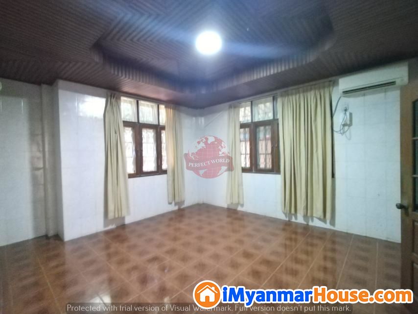 ျပည္လမ္းအနီး (၈)မိုင္လမ္းဆုံတြင္ ႐ုံးခန္းလုပ္ရန္ ေနရာေကာင္း လုံးခ်င္းအငွား - ငှါးရန် - မရမ်းကုန်း (Mayangone) - ရန်ကုန်တိုင်းဒေသကြီး (Yangon Region) - 40 သိန်း (ကျပ်) - R-20262010 | iMyanmarHouse.com