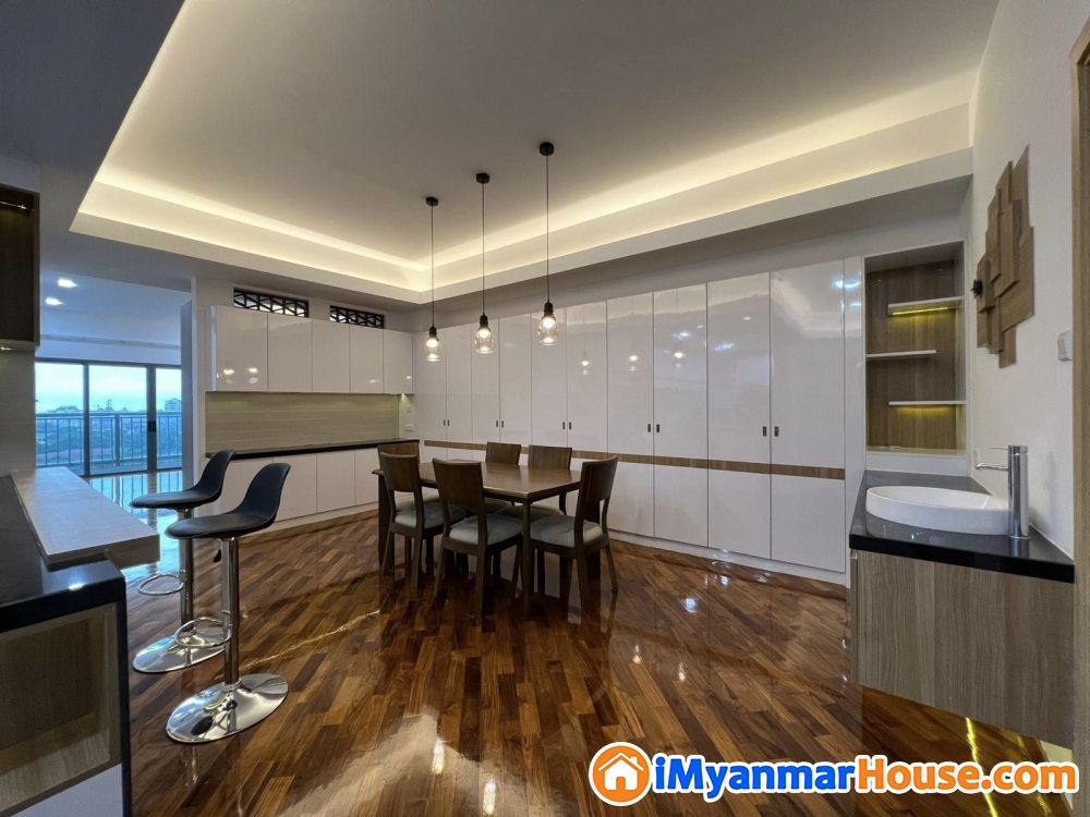 Hill Top Vista Condo For Rent ငှါးရန် အလုံ (Ahlone) ရန်ကုန်တိုင