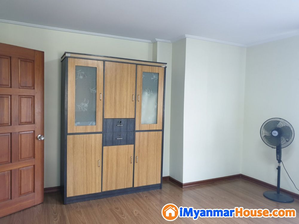 ရန်ကင်းစင်တာကွန်ဒို၊ 1500sqft, MB- 1, BR- 2, A/ C, Fully Furniture, ကားပါကင်ပါ၊ (12)သိန်း။ - For Rent - ရန်ကင်း (Yankin) - ရန်ကုန်တိုင်းဒေသကြီး (Yangon Region) - 12 Lakh (Kyats) - R-20269569 | iMyanmarHouse.com