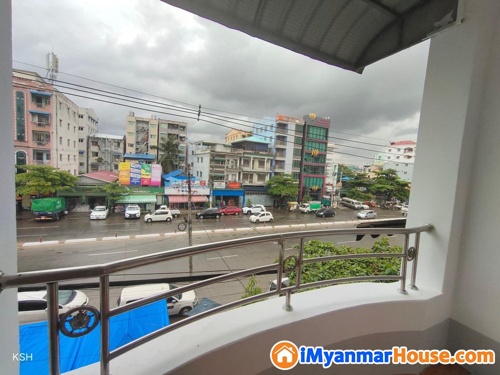 လေးထောင့်ကန်လမ်းမပေါ် ဈေးတန် နေရာကောင်း ရှယ်အခန်းလေးဦးရာလူရောင်မည်။ - ရောင်းရန် - သင်္ဃန်းကျွန်း (Thingangyun) - ရန်ကုန်တိုင်းဒေသကြီး (Yangon Region) - 445 သိန်း (ကျပ်) - S-10030069 | iMyanmarHouse.com