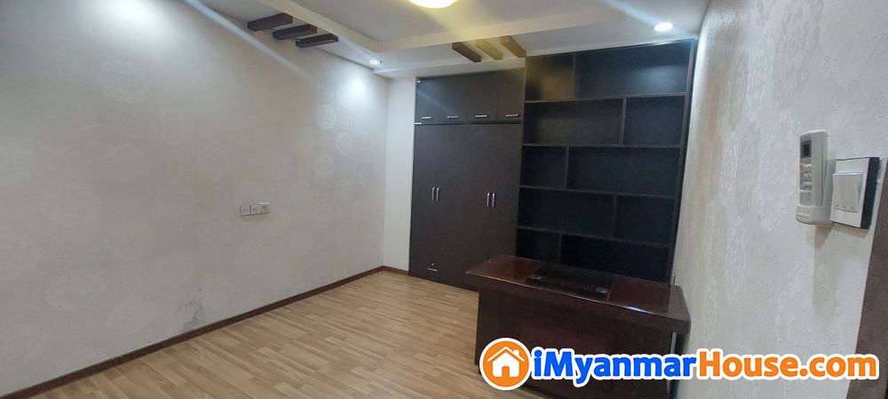 PEACE Condo;7 Floor with lift ;lower 50Street - ရောင်းရန် - ဗိုလ်တထောင် (Botahtaung) - ရန်ကုန်တိုင်းဒေသကြီး (Yangon Region) - 2,100 သိန်း (ကျပ်) - S-10039040 | iMyanmarHouse.com