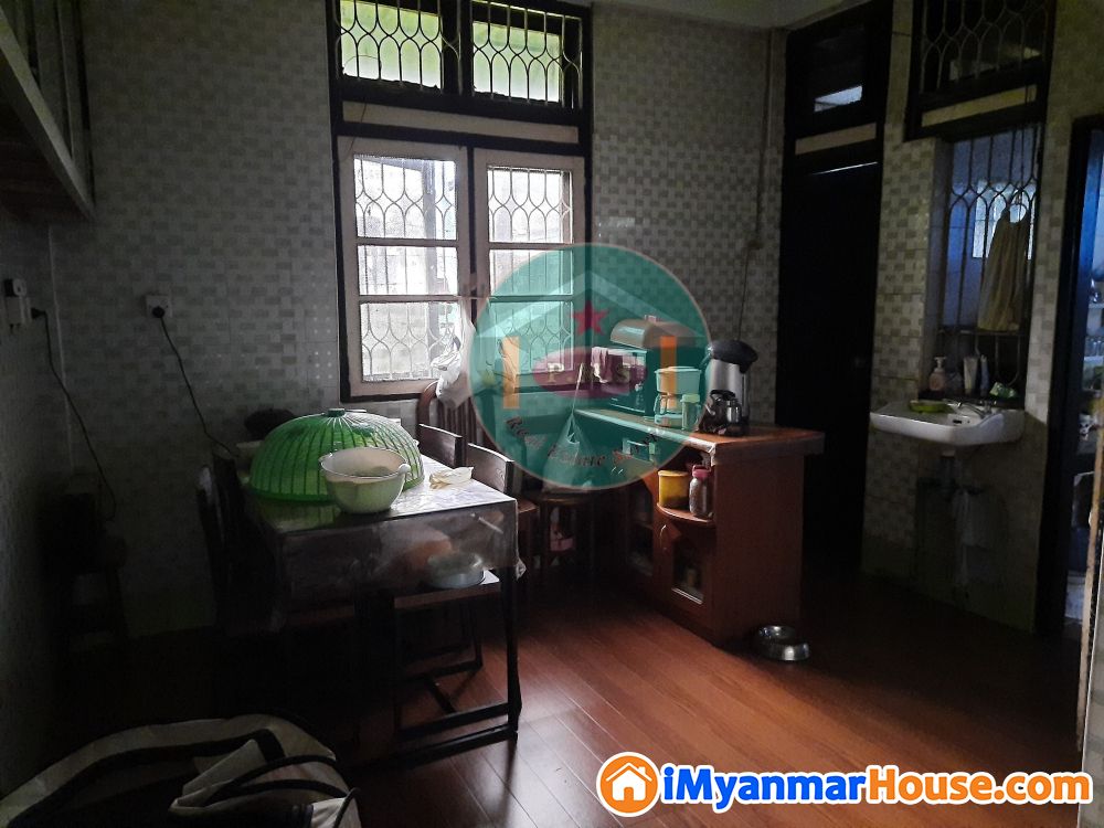 ရန်ကင်း ဘောက်ထော် မာလာမြိုင်လမ်းအနီးရှိ ၂ထပ်လုံးချင်းတိုက်အမြန်ရောင်းမည်။ - ရောင်းရန် - ရန်ကင်း (Yankin) - ရန်ကုန်တိုင်းဒေသကြီး (Yangon Region) - 8,500 သိန်း (ကျပ်) - S-10130697 | iMyanmarHouse.com