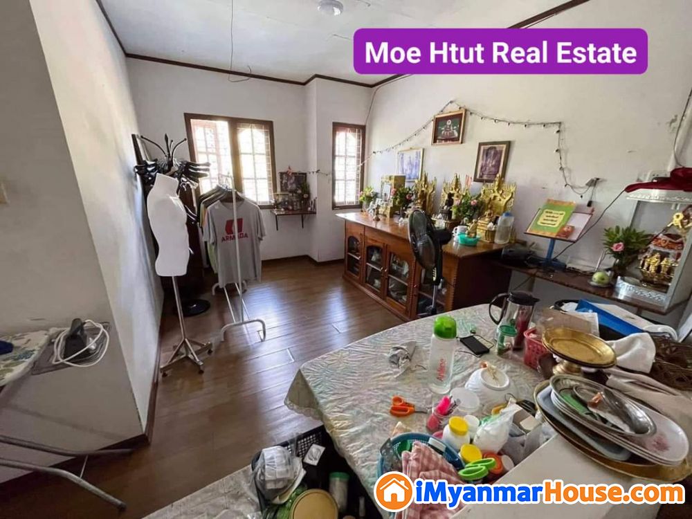 ☃️☃️ #သာကေတမြို့နယ် #၁၀ဈေးအနီး ကားဂိတ်နီး ကျောင်းနီး 2 RC လုံးချင်းခြံနှင့်အိမ် ရောင်းရန်ရှိပါသည်။☃️☃️
Code No.MH-S 245 - For Sale - သာကေတ (Thaketa) - ရန်ကုန်တိုင်းဒေသကြီး (Yangon Region) - 2,700 Lakh (Kyats) - S-10142757 | iMyanmarHouse.com
