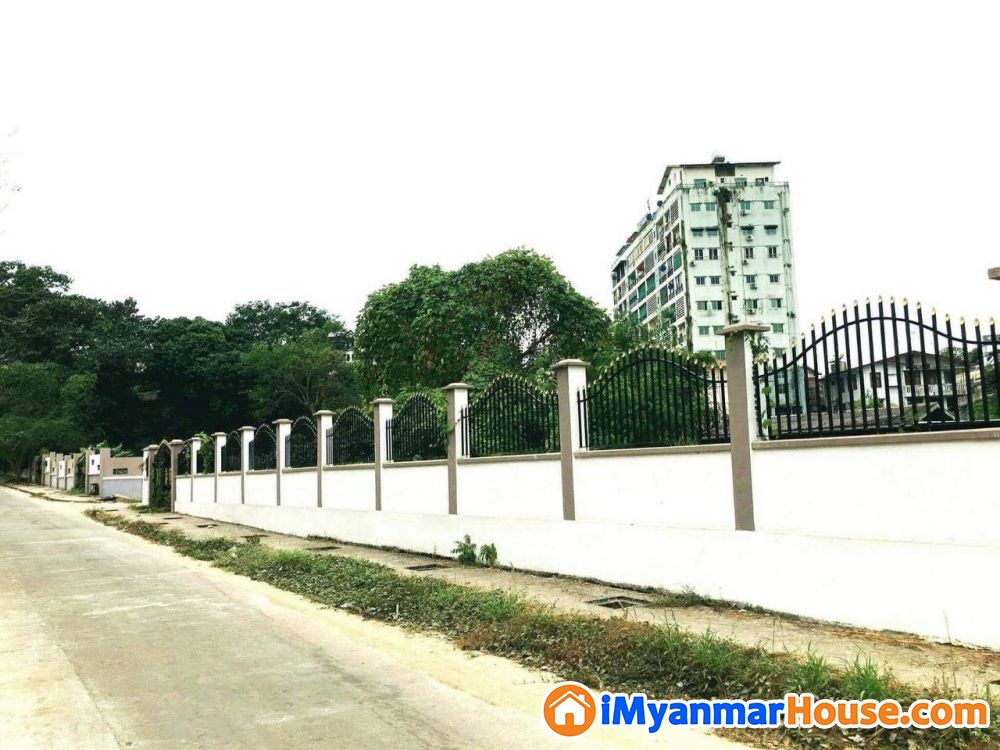 (0.256 ဧက)အကျယ် ၊ မရမ်းကုန်းမြို့နယ်၊ ၈မိုင် တွင် မြေကွက်ကျယ် နေရာကောင်းရောင်းရန်ရှိ - ရောင်းရန် - မရမ်းကုန်း (Mayangone) - ရန်ကုန်တိုင်းဒေသကြီး (Yangon Region) - 19,800 သိန်း (ကျပ်) - S-10195721 | iMyanmarHouse.com