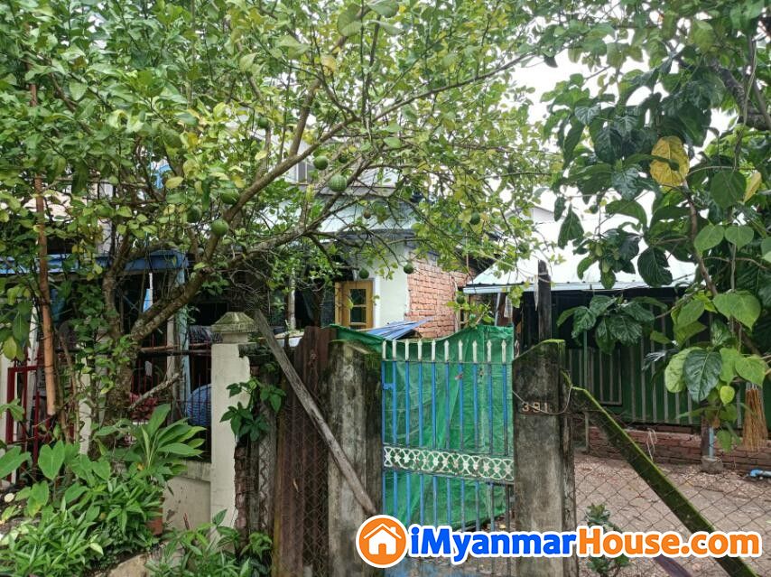 မြောက်ဒဂုံ၊ (37)ရပ်ကွက် (40 x 60) 1PT+1RC (ပါမစ်) ရောင်းမည် - ရောင်းရန် - ဒဂုံမြို့သစ် မြောက်ပိုင်း (Dagon Myothit (North)) - ရန်ကုန်တိုင်းဒေသကြီး (Yangon Region) - 3,000 သိန်း (ကျပ်) - S-10217478 | iMyanmarHouse.com