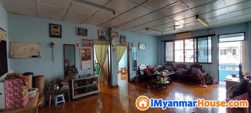 ကမာရွတ်မြို့နယ် ရွှေမာလာရိပ်မွန် အဆင့်မြင့်အိမ်ရာ ပါကေးခင်း အခန်း ပိုင်ရှင်တိုက်ရိုက် အရောင်း - ရောင်းရန် - ကမာရွတ် (Kamaryut) - ရန်ကုန်တိုင်းဒေသကြီး (Yangon Region) - 1,800 သိန်း (ကျပ်) - S-10296735 | iMyanmarHouse.com