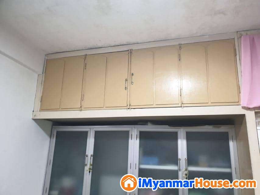 ရန်ကင်းမြို့နယ်ရန်အောင်1လမ်းတွင်အခန်းရောင်းရန်ရှိသည်။ - ရောင်းရန် - ရန်ကင်း (Yankin) - ရန်ကုန်တိုင်းဒေသကြီး (Yangon Region) - 800 သိန်း (ကျပ်) - S-10344300 | iMyanmarHouse.com