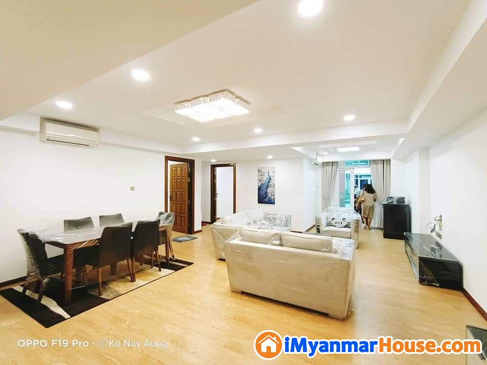 ကမာရွတ်မြို့နယ်အင်းယားကန်အနီးရေကူးကန်ပါအဆင့်မြင့်ပြင်ဆင်ပြီးကွန်ဒိုအခန်းကောင်းလေး (ရောင်းမည်) - ရောင်းရန် - ကမာရွတ် (Kamaryut) - ရန်ကုန်တိုင်းဒေသကြီး (Yangon Region) - 4,700 သိန်း (ကျပ်) - S-10349426 | iMyanmarHouse.com