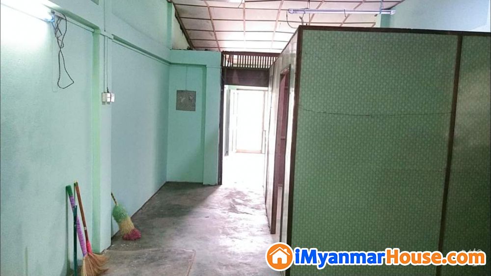 အလုံမြို့နယ် ငုဝါလမ်း တိုက်ခန်း - ရောင်းရန် - အလုံ (Ahlone) - ရန်ကုန်တိုင်းဒေသကြီး (Yangon Region) - 280 သိန်း (ကျပ်) - S-10374600 | iMyanmarHouse.com