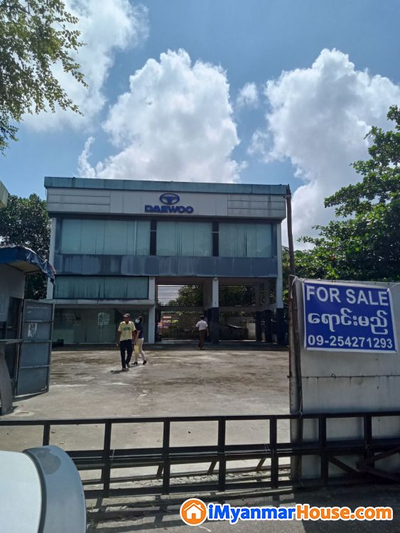 မင်္ဂလာဒုံမြို့နယ် ၊ ပြည်လမ်းမကြီးပေါ်မှာရှိတဲ့ ခြံဝန်းကျယ်ကျယ်လေးနဲ့ ၂ထပ်တိုက်အဆောက်အဦးရောင်းရန်ရှိသည်။ - ရောင်းရန် - မင်္ဂလာဒုံ (Mingaladon) - ရန်ကုန်တိုင်းဒေသကြီး (Yangon Region) - 9,000 သိန်း (ကျပ်) - S-10456099 | iMyanmarHouse.com