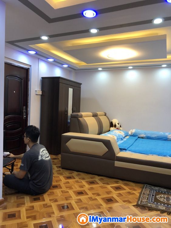 ပိုင်ရှင်ကိုယ်တိုင် အထူးပြင်ဆင်ထားသော လှိုင်မြို့နယ်မှ Apartment အခန်းကျယ်ရောင်းရန်ရှိသည်။ - ရောင်းရန် - လှိုင် (Hlaing) - ရန်ကုန်တိုင်းဒေသကြီး (Yangon Region) - 2,500 သိန်း (ကျပ်) - S-10484033 | iMyanmarHouse.com