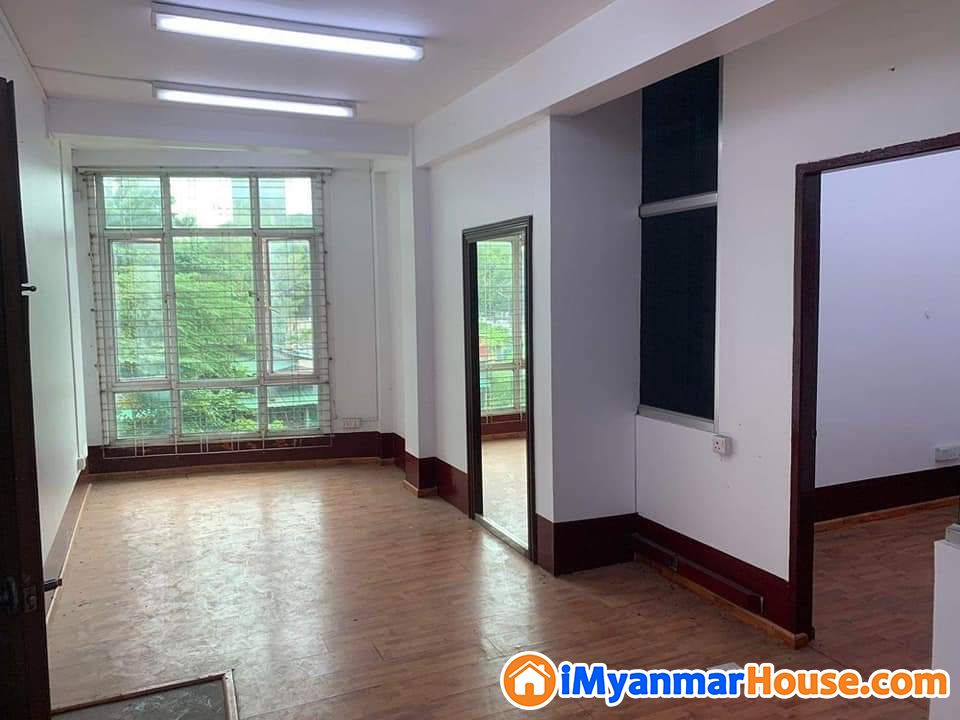ကမာရွတ်မြို့နယ်၊ highway Complex ပြင်ဆင်ပြီးအခန်းရောင်းမည် - ရောင်းရန် - ကမာရွတ် (Kamaryut) - ရန်ကုန်တိုင်းဒေသကြီး (Yangon Region) - 1,850 သိန်း (ကျပ်) - S-10507649 | iMyanmarHouse.com