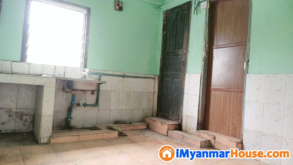 အလုံမြို့နယ်၊ငုဝါလမ်းမကြီးပေါ်တွင်တိုက်ခန်းရောင်းရန်ရှိသည်။ - ရောင်းရန် - အလုံ (Ahlone) - ရန်ကုန်တိုင်းဒေသကြီး (Yangon Region) - 280 သိန်း (ကျပ်) - S-10523742 | iMyanmarHouse.com