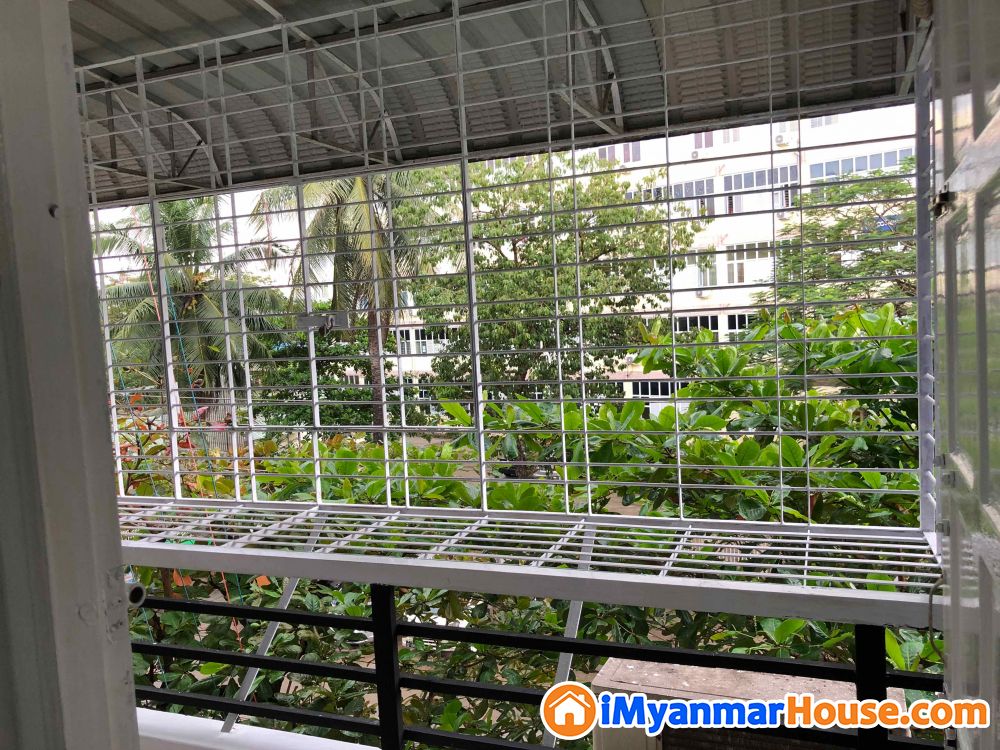 Apartment for sale in front of San Pya Hospital - ရောင်းရန် - သင်္ဃန်းကျွန်း (Thingangyun) - ရန်ကုန်တိုင်းဒေသကြီး (Yangon Region) - 800 သိန်း (ကျပ်) - S-10540605 | iMyanmarHouse.com