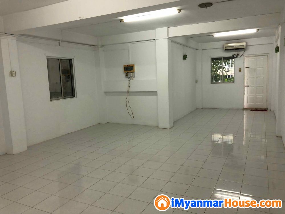 Apartment for sale in front of San Pya Hospital - ရောင်းရန် - သင်္ဃန်းကျွန်း (Thingangyun) - ရန်ကုန်တိုင်းဒေသကြီး (Yangon Region) - 800 သိန်း (ကျပ်) - S-10540605 | iMyanmarHouse.com