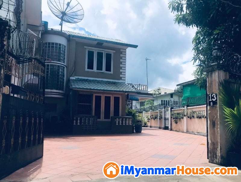 အင်းစိန်လမ်းသွယ်တွင် လုံးချင်းအိမ်ရောင်းရန်ရှိသည် - ရောင်းရန် - ကမာရွတ် (Kamaryut) - ရန်ကုန်တိုင်းဒေသကြီး (Yangon Region) - 16,000 သိန်း (ကျပ်) - S-10541060 | iMyanmarHouse.com