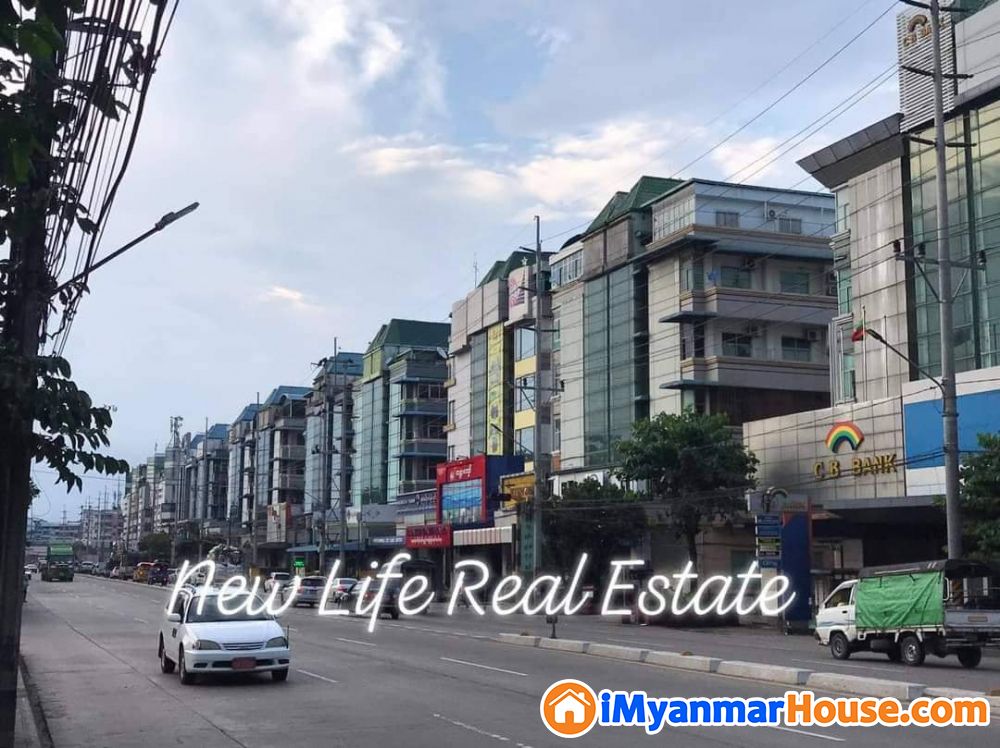 ဘုရင့်နောင်လမ်းမပေါ်တွင် လုံးချင်းတိုက် ရောင်းရန်ရှိသည် - ရောင်းရန် - ကမာရွတ် (Kamaryut) - ရန်ကုန်တိုင်းဒေသကြီး (Yangon Region) - 30,000 သိန်း (ကျပ်) - S-10541173 | iMyanmarHouse.com