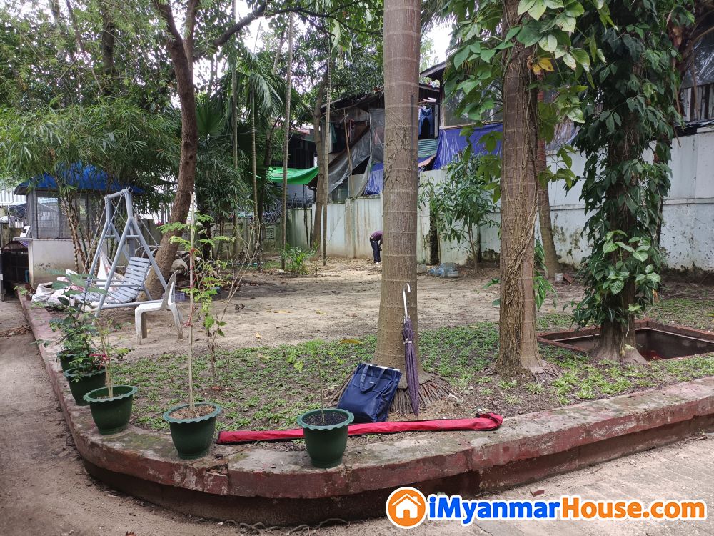 ရန်ကုန်မြို့ အနောက်ရွှေဂုံတိုင် လမ်းသွယ် လမ်းကျယ် ရှိ ၂ထပ်တိုက်နှင့်ခြံကိုရောင်းရန်ရှိပါသည်။ - ရောင်းရန် - ဗဟန်း (Bahan) - ရန်ကုန်တိုင်းဒေသကြီး (Yangon Region) - 25,000 သိန်း (ကျပ်) - S-10801676 | iMyanmarHouse.com