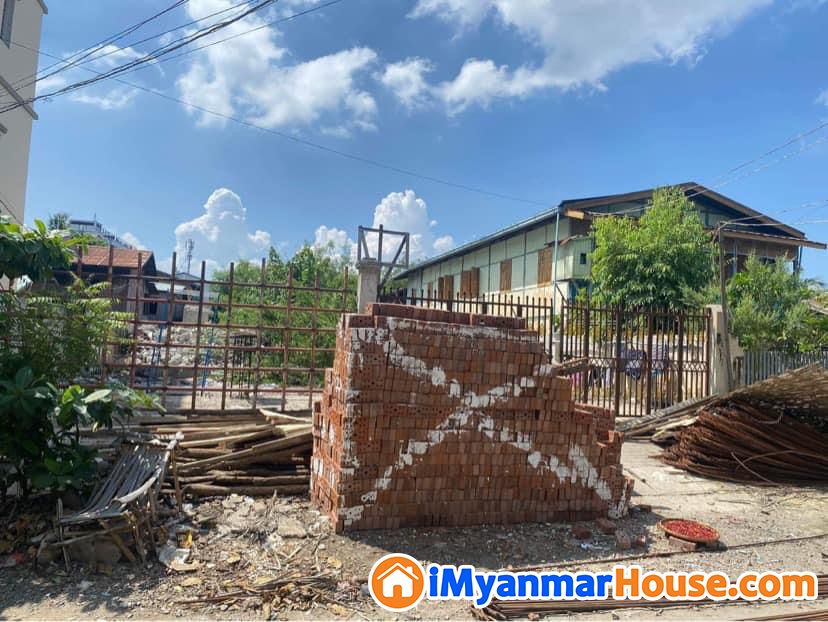 71A 39 40ကြား လမ်းကျယ် ပေကျယ် အကွက်လှ - ရောင်းရန် - မဟာအောင်မြေ (Mahar Aung Myay) - မန္တလေးတိုင်းဒေသကြီး (Mandalay Region) - 13,000 သိန်း (ကျပ်) - S-10718698 | iMyanmarHouse.com