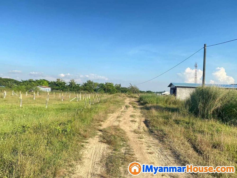 မြနန္ဒာလမ်းမကြီးဒဲ့​ပေါက်ရှိ​မြေကွက်အ​ရောင်း - ရောင်းရန် - ဒဂုံမြို့သစ် ဆိပ်ကမ်း (Dagon Myothit (Seikkan)) - ရန်ကုန်တိုင်းဒေသကြီး (Yangon Region) - 530 သိန်း (ကျပ်) - S-10749386 | iMyanmarHouse.com