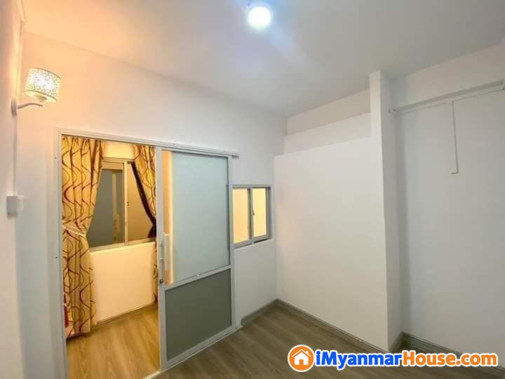 စမ်းချောင်းမြိုနယ်တွင် အလွှာနိမ့်တိုက်ခန်းရှာသူများအတွက် တိုက်ခန်းရောင်းမည်။ - ရောင်းရန် - စမ်းချောင်း (Sanchaung) - ရန်ကုန်တိုင်းဒေသကြီး (Yangon Region) - 860 သိန်း (ကျပ်) - S-10770348 | iMyanmarHouse.com