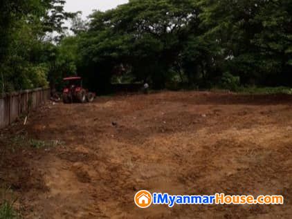 ကျိုက်ဝိုင်းဘုရားလမ်းသွယ်မှ အုတ်တံတိုင်းခတ်ပြီးခြံကျယ် မြေသီးသန့်ရောင်းမည်။ - ရောင်းရန် - မရမ်းကုန်း (Mayangone) - ရန်ကုန်တိုင်းဒေသကြီး (Yangon Region) - 42,000 သိန်း (ကျပ်) - S-10844177 | iMyanmarHouse.com