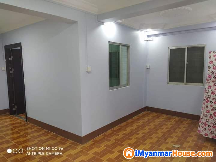 သဃ်န်းကျွန်းမြို့နယ် ကားကြီးဂိတ်အနီး
စျေးတန် မြေညီထပ် ရောင်းမည်
18 x 55 ပေကျယ် 650 သိန်း အိပ်ခန်း( 1 ) - ရောင်းရန် - သင်္ဃန်းကျွန်း (Thingangyun) - ရန်ကုန်တိုင်းဒေသကြီး (Yangon Region) - 650 သိန်း (ကျပ်) - S-10930747 | iMyanmarHouse.com