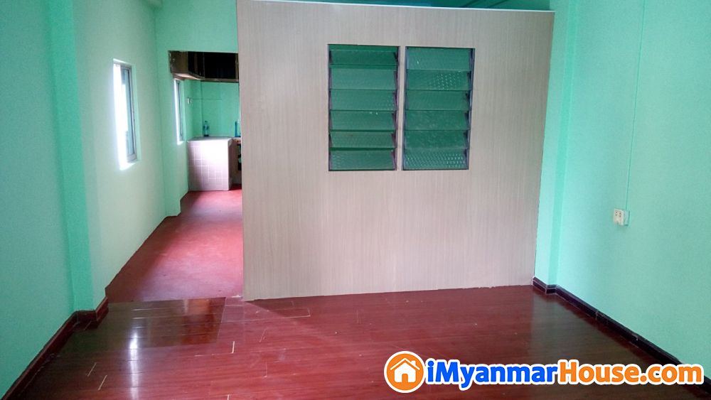လှိုင်မြို့နယ် 3 လွှာမှ ပြင်ဆင်ပြီးတိုက်ခန်းလေးအား ပိုင်ရှင်ကိုယ်တိုင်ရောင်းမည်။ - ရောင်းရန် - လှိုင် (Hlaing) - ရန်ကုန်တိုင်းဒေသကြီး (Yangon Region) - 415 သိန်း (ကျပ်) - S-10943239 | iMyanmarHouse.com