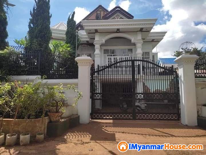စျေးတန်တန် ဂရမ်မြေနဲ့အရမ်းလှတဲ့ အိမ်ကြီးအိမ်ကောင်း - ရောင်းရန် - ပြင်ဦးလွင် (Pyin Oo Lwin) - မန္တလေးတိုင်းဒေသကြီး (Mandalay Region) - 6,800 သိန်း (ကျပ်) - S-10955163 | iMyanmarHouse.com