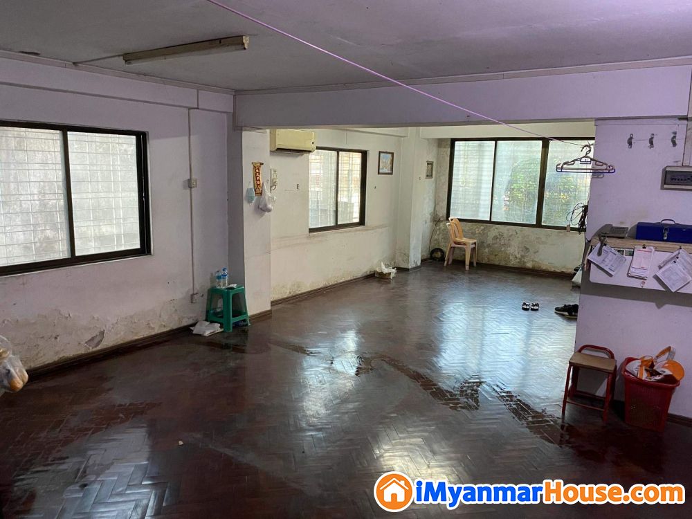 ကမာရွတ်လှည်းတန်းလမ်းမ​ပေါ်အလွှာနိမ့်​ပေကျယ်တိုက်ခန်း​လေး​ရောင်းမယ်။ - For Sale - ကမာရွတ် (Kamaryut) - ရန်ကုန်တိုင်းဒေသကြီး (Yangon Region) - 1,800 Lakh (Kyats) - S-10982445 | iMyanmarHouse.com