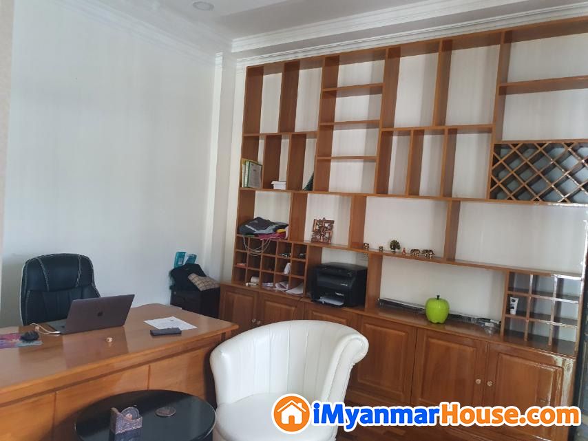 သဃ်န်းကျွန်းsony မြယမုံအိမ်ယာဝန်းရှ်လုံးခြင်းတိုက်အရောင်း - ရောင်းရန် - သင်္ဃန်းကျွန်း (Thingangyun) - ရန်ကုန်တိုင်းဒေသကြီး (Yangon Region) - 19,000 သိန်း (ကျပ်) - S-10982496 | iMyanmarHouse.com