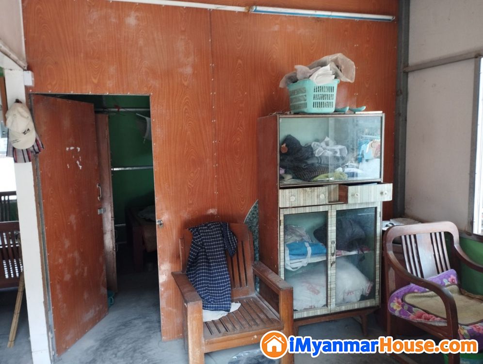 မန္တလေးမြို့ ရန်ကုန်မန်းလေး လမ်း တကွက်ငုတ် မြစ်ငယ်တံတားနား လုံးချင်းအိမ်ရောင်းရန်ရှိသည် - ရောင်းရန် - စဉ့်ကိုင် (Sintgaing) - မန္တလေးတိုင်းဒေသကြီး (Mandalay Region) - 2,000 သိန်း (ကျပ်) - S-10995872 | iMyanmarHouse.com