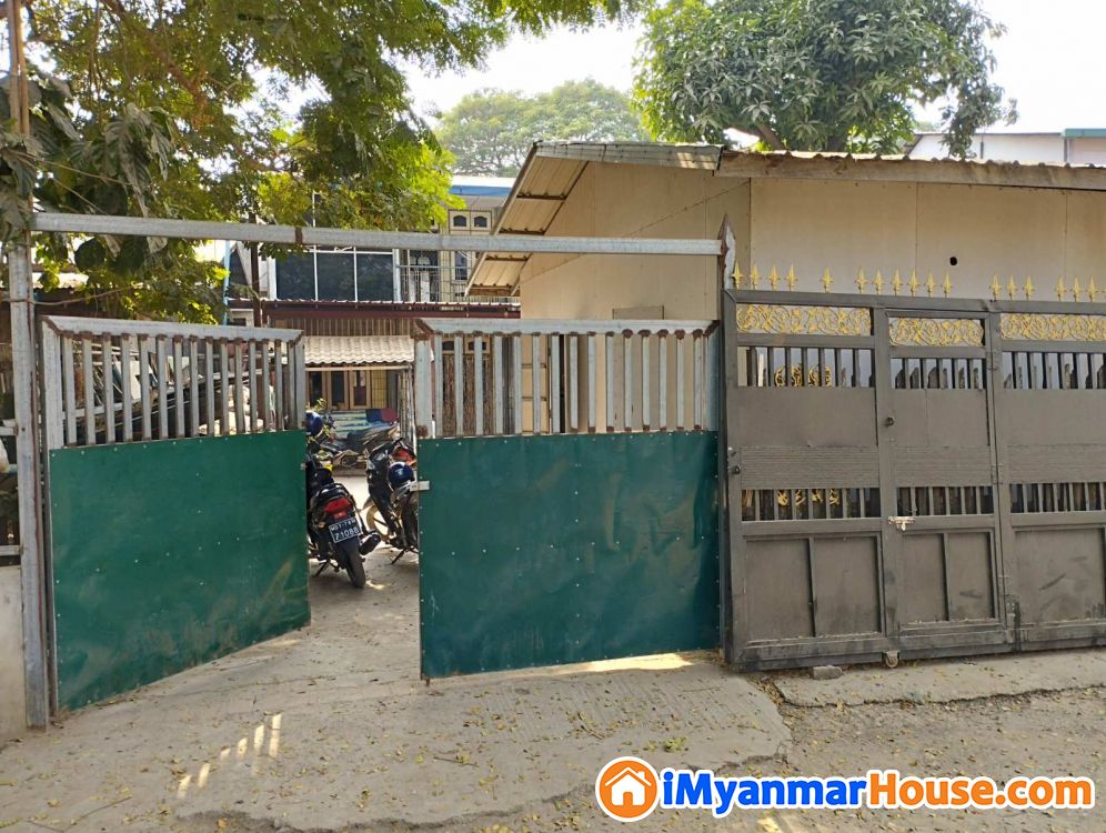 မန္တလေးမြို့ ရန်ကုန်မန်းလေး လမ်း တကွက်ငုတ် မြစ်ငယ်တံတားနား လုံးချင်းအိမ်ရောင်းရန်ရှိသည် - ရောင်းရန် - စဉ့်ကိုင် (Sintgaing) - မန္တလေးတိုင်းဒေသကြီး (Mandalay Region) - 2,000 သိန်း (ကျပ်) - S-10995872 | iMyanmarHouse.com
