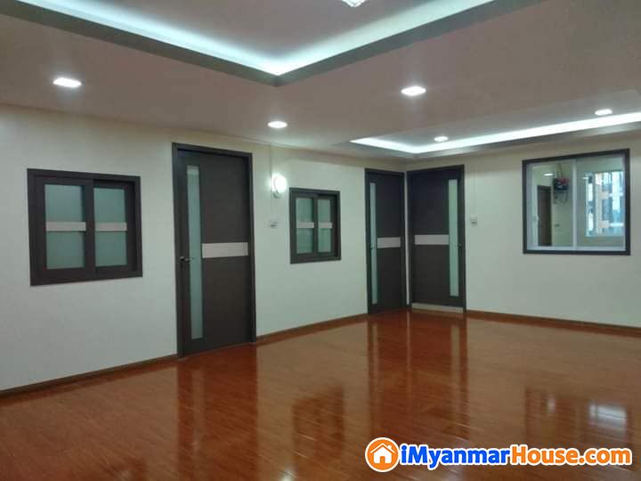 ဗိုလ်တထောင်မြို့နယ် ၄၈ လမ်း တွင်ကွန်ဒိုအခန်းကျယ်ရောင်းရန်ရှိပါသည်။ - ရောင်းရန် - ဗိုလ်တထောင် (Botahtaung) - ရန်ကုန်တိုင်းဒေသကြီး (Yangon Region) - 2,850 သိန်း (ကျပ်) - S-11014939 | iMyanmarHouse.com
