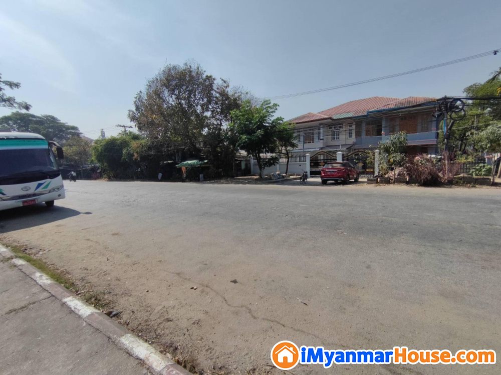 သာကေတမြို့နယ် န၀ရတ်လမ်းမပေါ်ရှိ (၂)ထပ်လုံးချင်းအိမ် ရောင်းမည် (ညှိနှိုင်း) - For Sale - သာကေတ (Thaketa) - ရန်ကုန်တိုင်းဒေသကြီး (Yangon Region) - 4,500 Lakh (Kyats) - S-11028183 | iMyanmarHouse.com