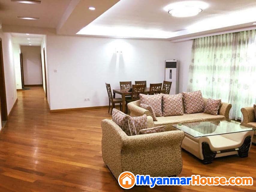 အလုံ‌မြို့နယ် SHWE ZABU DEIK RIVER VIEW CONDO တွင်ပြင်ဆင်ပြီးမိသားစုနေရန်သင့်တော်သည့် အခန်းအမြန်‌ရောင်းမည် - For Sale - အလုံ (Ahlone) - ရန်ကုန်တိုင်းဒေသကြီး (Yangon Region) - 5,500 Lakh (Kyats) - S-11066466 | iMyanmarHouse.com