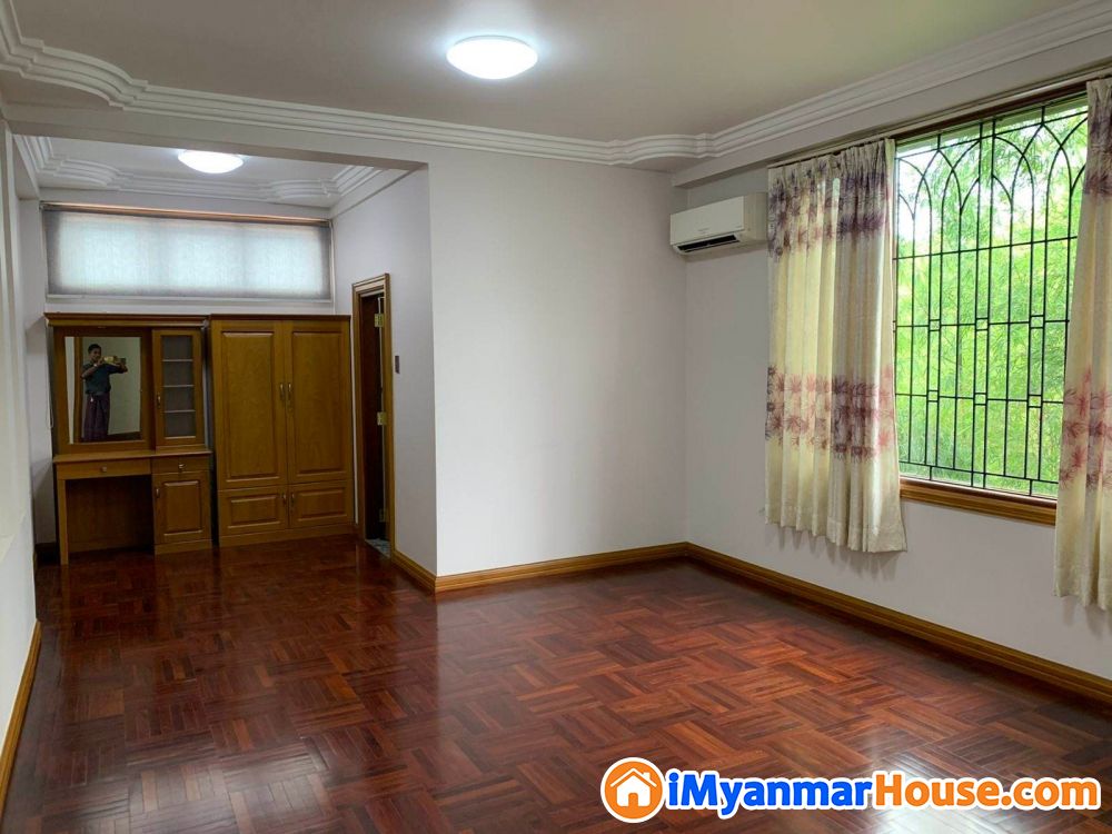 Parami Residence တွင် လုံးချင်းအိမ်ရောင်းရန်ရှိသည် - ရောင်းရန် - လှိုင် (Hlaing) - ရန်ကုန်တိုင်းဒေသကြီး (Yangon Region) - 38,000 သိန်း (ကျပ်) - S-11161416 | iMyanmarHouse.com
