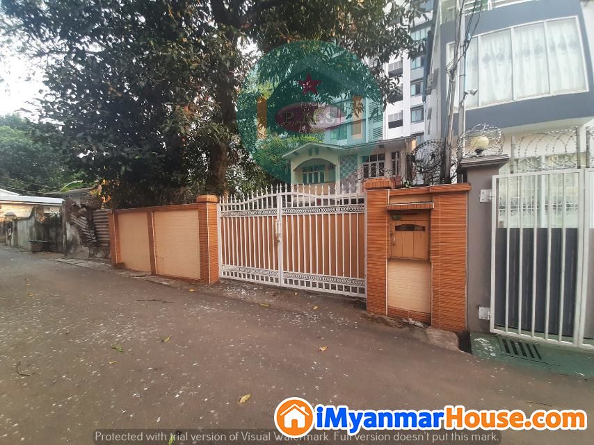 လှိုင် ကန်လမ်းသွယ်ရှိ လုံးချင်းအိမ်လေးရောင်းပါမယ်။ - ရောင်းရန် - လှိုင် (Hlaing) - ရန်ကုန်တိုင်းဒေသကြီး (Yangon Region) - 7,500 သိန်း (ကျပ်) - S-11203436 | iMyanmarHouse.com