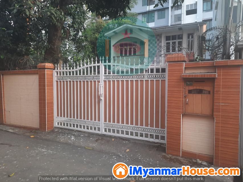 လှိုင် ကန်လမ်းသွယ်ရှိ လုံးချင်းအိမ်လေးရောင်းပါမယ်။ - ရောင်းရန် - လှိုင် (Hlaing) - ရန်ကုန်တိုင်းဒေသကြီး (Yangon Region) - 7,500 သိန်း (ကျပ်) - S-11203436 | iMyanmarHouse.com