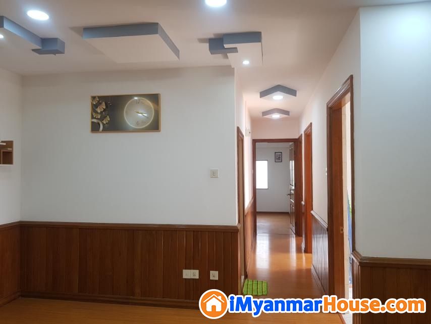အသင့်နေ Condoအခန်းသန့် အိပ်ခန်း 3ခန်းပါ ဦးဝိစာရလမ်းမကြီးအနီးရောင်းမည် - ရောင်းရန် - လမ်းမတော် (Lanmadaw) - ရန်ကုန်တိုင်းဒေသကြီး (Yangon Region) - 1,900 သိန်း (ကျပ်) - S-11195038 | iMyanmarHouse.com