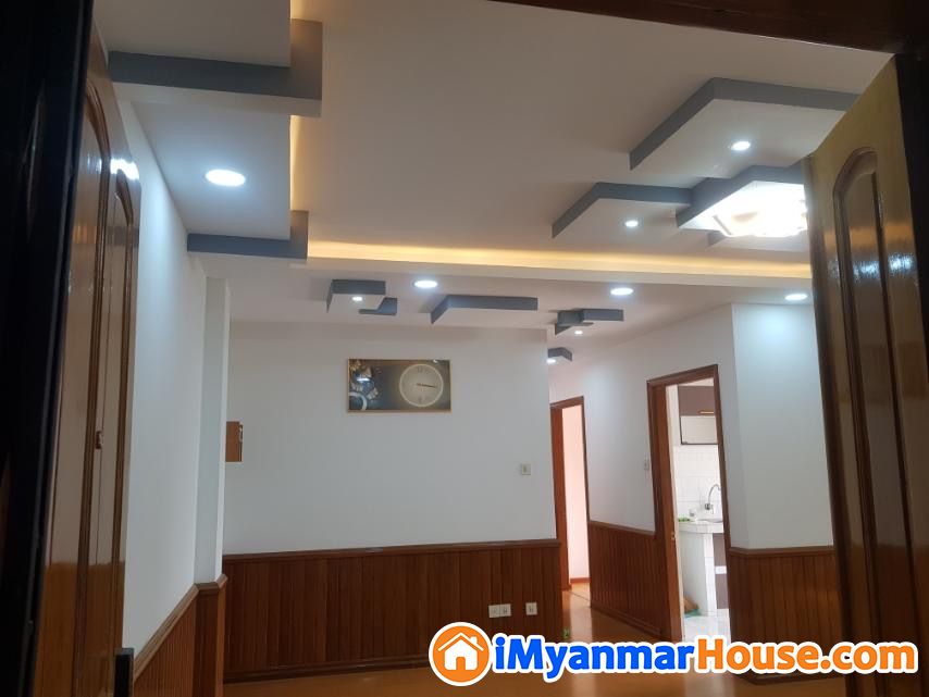 အသင့်နေ Condoအခန်းသန့် အိပ်ခန်း 3ခန်းပါ ဦးဝိစာရလမ်းမကြီးအနီးရောင်းမည် - ရောင်းရန် - လမ်းမတော် (Lanmadaw) - ရန်ကုန်တိုင်းဒေသကြီး (Yangon Region) - 1,900 သိန်း (ကျပ်) - S-11195038 | iMyanmarHouse.com