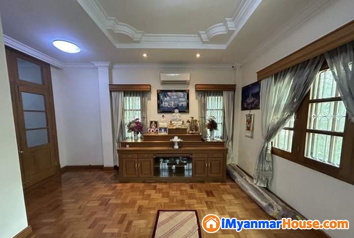 🙏🙏🙏...သီရိဂုဏ်အိမ်ရာတွင် အဆင့်မြင့်ပြင်ဆင်ထားသော လုံးချင်းအိမ်အသစ်ကြီးရောင်းပါမည်...🙏🙏🙏 - ရောင်းရန် - သင်္ဃန်းကျွန်း (Thingangyun) - ရန်ကုန်တိုင်းဒေသကြီး (Yangon Region) - 16,500 သိန်း (ကျပ်) - S-11197916 | iMyanmarHouse.com