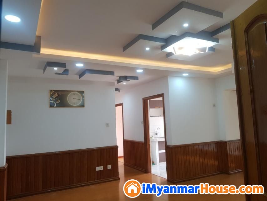 ဒဂုံမြို့နယ်_မြို့မကျောင်းလမ်းမပေါ်ရှိ Lift ပါ ကွန်ဒိုအခန်းသန့် (ညှိနှိုင်း)ဖြင့် ရောင်းပါမည်။ - ရောင်းရန် - ဒဂုံ (Dagon) - ရန်ကုန်တိုင်းဒေသကြီး (Yangon Region) - 1,950 သိန်း (ကျပ်) - S-11201213 | iMyanmarHouse.com